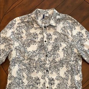 White tiger patterned button up with short sleeves